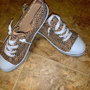 Leopard print never worn sz 8 Maurice’s
